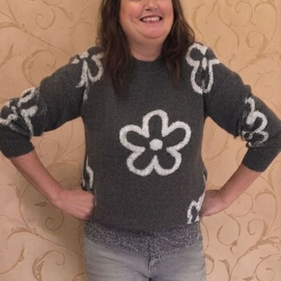 Umgee Round Neck Grey Sweater with Floral Large Flower Print Sz S M - Picture 10 of 10